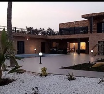 Découvrez la belle maison d’Eumeu Sene au Lac Rose