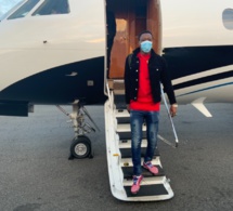 Les images de l arrives de Mo Gates qui affrète un jet prive pour ses hôtes a NEW YORK pour son discours de la renaissance