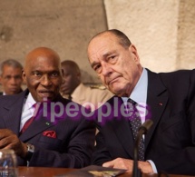 Que regarde les deux ex présidents? Jacques Chirac aurait-il influencé Abdoulaye Wade?