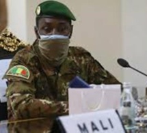Mali: dissolution du CNSP, le président N'Daw reçu à l'Élysée