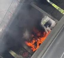 Actes de vandalisme : saccages et vols à Thiaroye, des cabines de l’autoroute à péage réduites en cendres