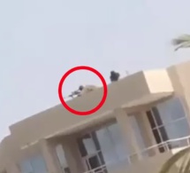 Manifestations au Sénégal: Un sniper aperçu dans un toit avec son arme, prêt à tirer