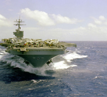 Un porte-avions de l'US Navy entre en mer Méditerranée