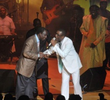 Youssou Ndour dédie son 2e Grammy Awards à Thione Seck