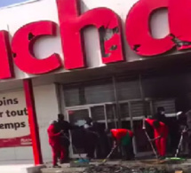Pillage de leurs stations et magasins : Beaucoup d’employés d’Auchan et Total en chômage technique