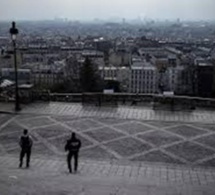 France: un an après le premier confinement, l’exécutif et les travailleurs dressent un bilan mitigé