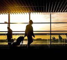 Une femme meurt en quarantaine dans un aéroport de Tokyo
