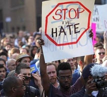 Manifestation à New York après le meurtre d'un jeune homosexuel,"Tué parce qu'il était gay"