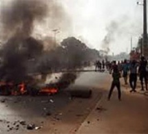 Kolda: des jeunes manifestent après la mort d’une dame qui a reçu une visite de la police