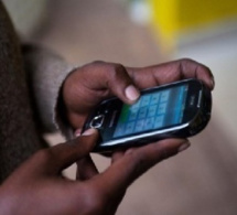 Apparences trompeuses: Un visiteur «plein aux as» dérobe des téléphones et de l’argent aux HLM Grand Médine