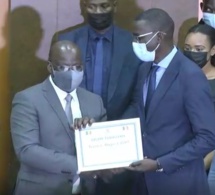 La surprise des collaborateurs du MDES au Pdt Mbagnick Diop au 20eme éditions du forum de l’emploie