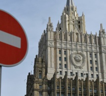 Moscou répond «aux gestes hostiles de Prague»