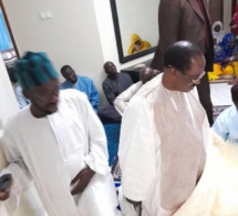 Le président Madické reçoit un tapis de prière et un chapelet de Serigne Mountakha Mbacké.