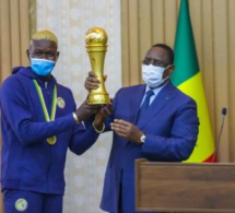 Beach soccer: Macky Sall offre à chaque joueur et membre du staff plus 10 millions de Fcfa et...
