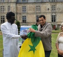 L'association des écrivains de la plage des livres en France honore à Papis Niang Artbi Management, producteur réalisateur