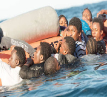 Navire en détresse: 369 migrants secourus, dont 9 femmes, 1 nourrisson, 2 enfants et 110 mineurs
