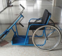 Secours à un homme au bord du suicide : Sidiki Kaba remet un tricycle à un militaire blessé et désespéré