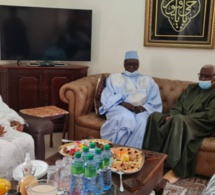 Le Khalife Babacar Sy Mansour rend visite au président Lamine Diack (en image)