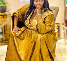 Tabaski: la chanteuse Abiba rayonnante en grand boubou