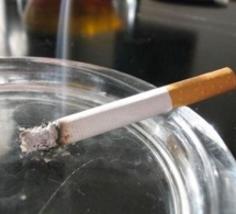 Fumer sur la place publique désormais puni par la loi