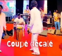 Urgent Wally seck en mode decallé avec sa danse à Abidjan