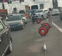 Urgent-(Video+Photos)  Le poste de péage Thiaroyé bloqué !