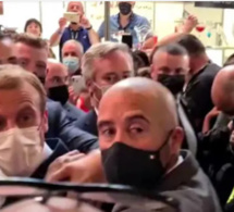 Cible d’une nouvelle attaque : Après « sa » gifle, Macron reçoit un œuf