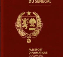Voici la couleur des nouveaux passeports diplomatiques depuis 2019...