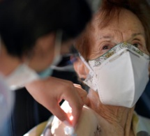 Covid-19: le gouvernement lance son numéro vert pour la vaccination des seniors à domicile