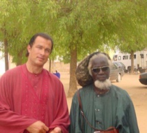 Témoignage miraculeux d'un Baye Fall : Serigne Saliou Mbaké a guéri la maladie de Steven Seagal, c’est pourquoi il emprunte le chemin de Touba