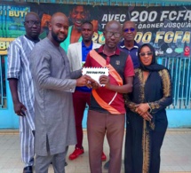 Photos – PMU GRATTAGE «But» : La Lonase dévoile le tout premier gagnant du jeu(200.000 francs) remportés