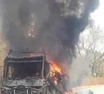 Terrorisme: 33 personnes tuées et brûlées dans un bus au Mali