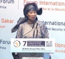 Message de Aissata Tall Sall ministre des affaires étrangères au clôture du Forum international de  la Paix et  sécurité de Dakar .