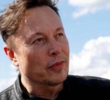 Elon Musk, sans filtre sur Twitter, se demande s’il doit quitter son emploi pour devenir influenceur