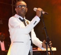 Vidéo-Youssou Ndour fait une surprise à ses fans dans le train…