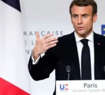 “Emmerder” les non-vaccinés: Emmanuel Macron affirme “assumer totalement” ses propos