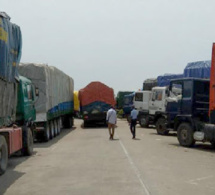 Le Mali sous embargo: Bloqués, 600 camions de marchandises en souffrance aux frontières