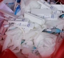 La lourde menace des déchets médicaux Covid inquiète l'OMS