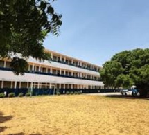 Grève du moyen et secondaire : 4 bus de transport d'élèves et la voiture de la directrice du Collège Notre Dame du Liban «caillassés»