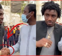Reconciliation Wally Seck et Mame Goor Diakaza devant le palais après la victoire des lions...