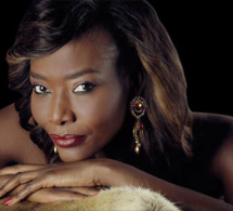COUMBA GAWLO : SES MUSICIENS LUI RENDENT UN VIBRANT HOMMAGE.