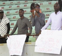 Stade Marius Ndiaye/ Basket: Des manifestants dénoncent le cumul de fonction et l’absence du Roi dans la sélection de l’équipe nationale