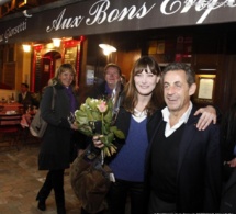 Carla Bruni : Rayonnante devant Nicolas pour une St-Valentin musicale