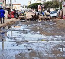 RUISSELLEMENT DES EAUX USEES DANS LES RUES DE DAKAR Les populations, la racine du mal