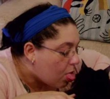 Elle mange des poils de chat [video]