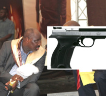 Le griot de Macky sall, Farba Ngom sort son pistolet et tire sur les militants de l' APR
