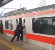 VIDEO - En Chine, les trains sont pires que les " carrapides "