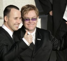 Video- Mariage homosexuel : Elton John s'unit avec David Furnish