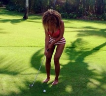 Beyoncé : elle choque avec ses cuisses dénudées sur un golf !!!