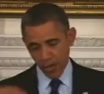 Vidéo: Obama et la mouche